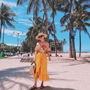 ISOLDA off shoulder top